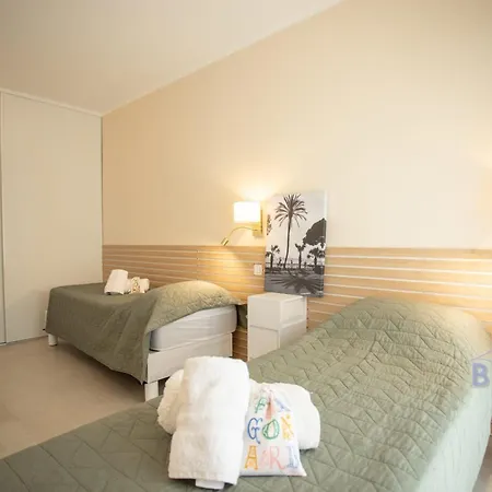 Cozy Renovated With Sea View