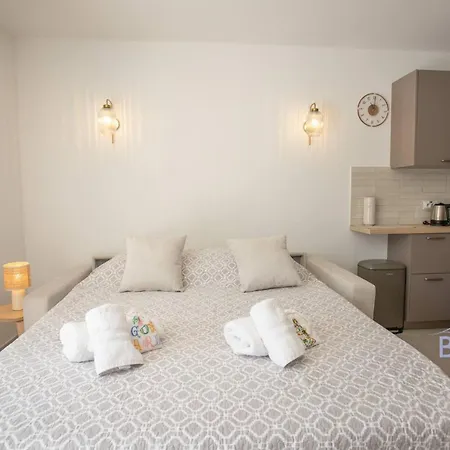 Cozy Renovated With Sea View